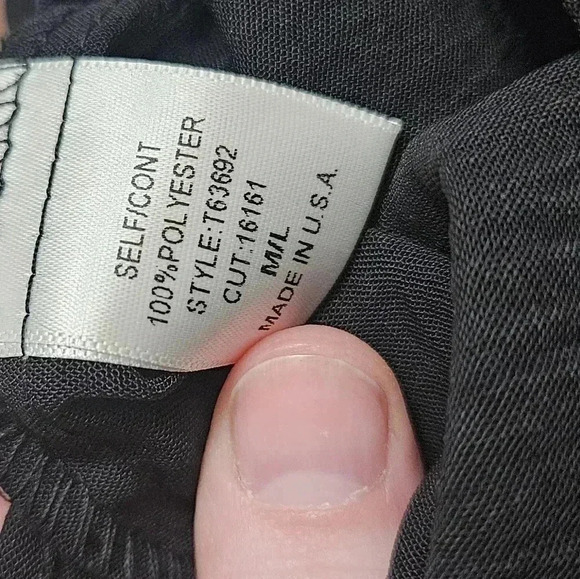 Womens flowy blouse! - Picture 2 of 3